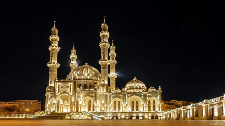 мечеть, гейдара, алиев, баку, азербайджан, ночь, ночной, вид, подсветка, золотой, ислам, святыня, религия, достопримечательность, мусульманский, освещение, архитектура, традиционный,